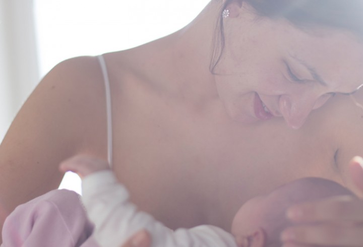 4 Tips on How to Breastfeed