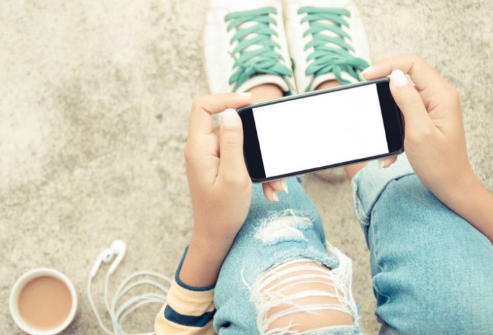 3 Reasons Your Smartphone Could Be Ruining Your Relationship